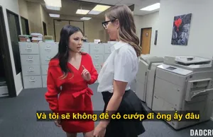 Cậu sinh viên được chị lao công bú buồi khi ngủ
